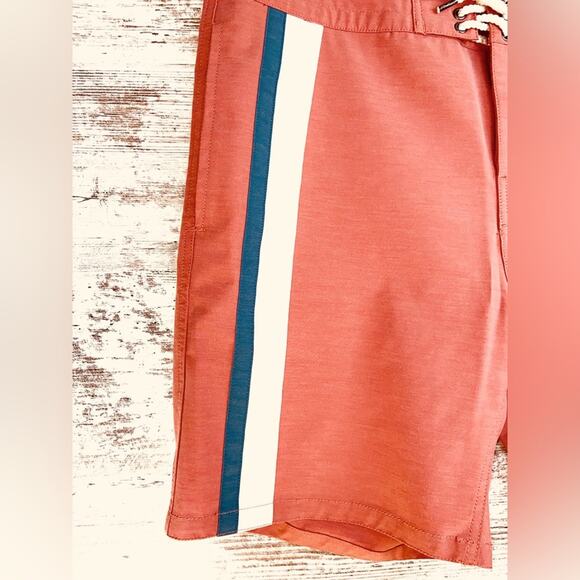 Faherty Toro Stripe Board Shorts in Venice Red sz 36 unlined - Picture 5 of 10